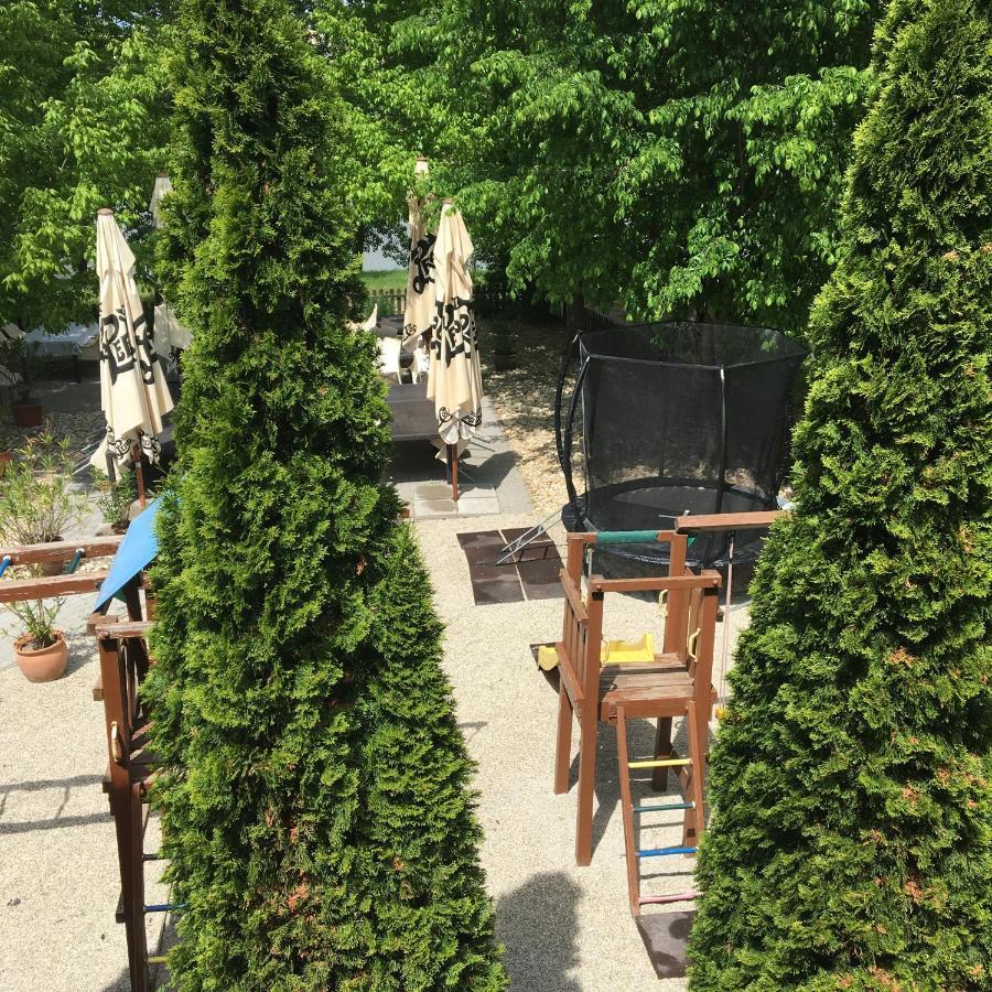 Sobri Halaszcsarda Es Panzio Baja Bagian luar foto