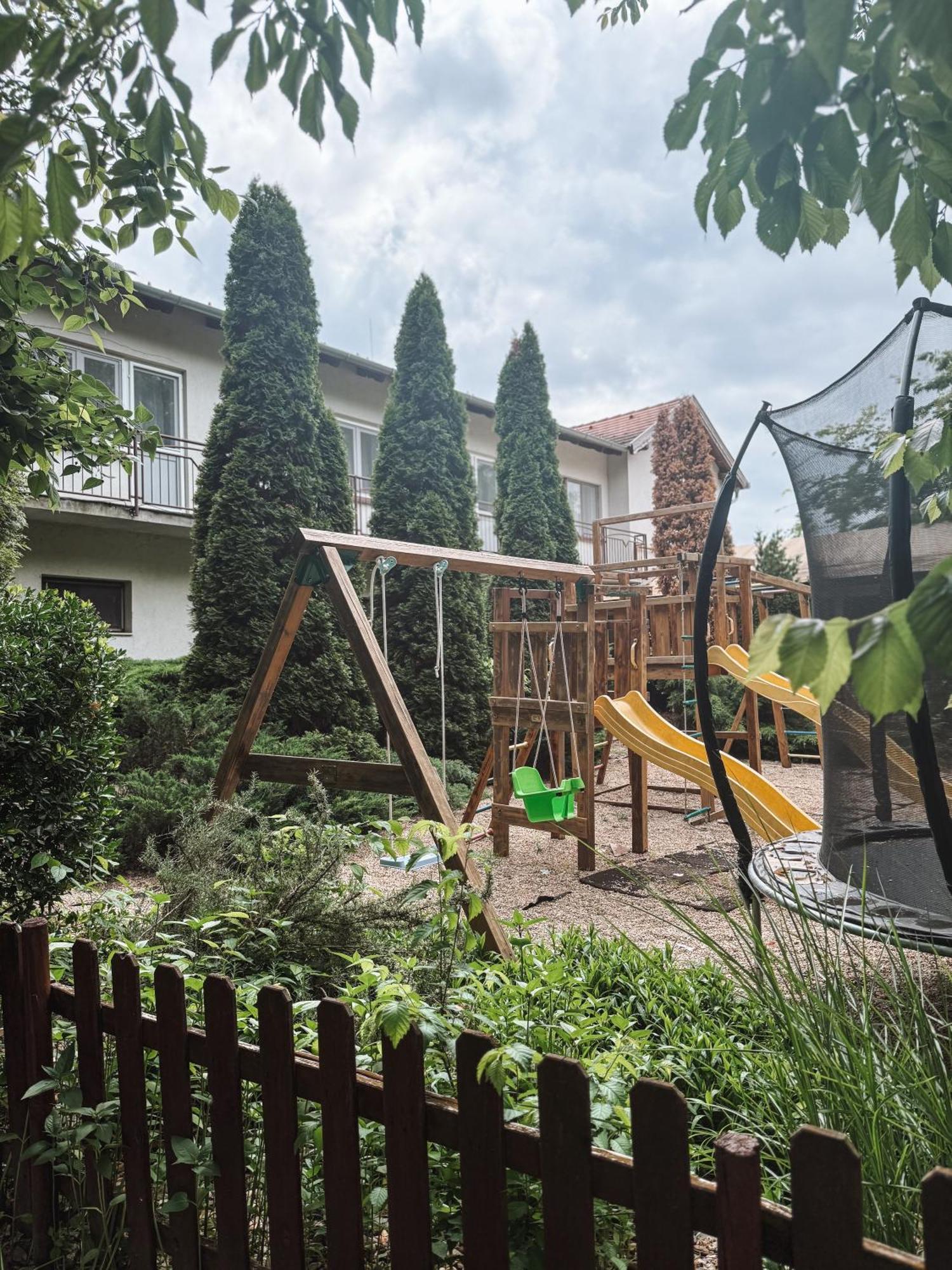 Sobri Halaszcsarda Es Panzio Baja Bagian luar foto
